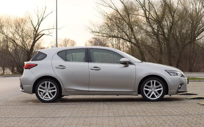 Lexus CT cena 80000 przebieg: 112000, rok produkcji 2018 z Piława Górna małe 79